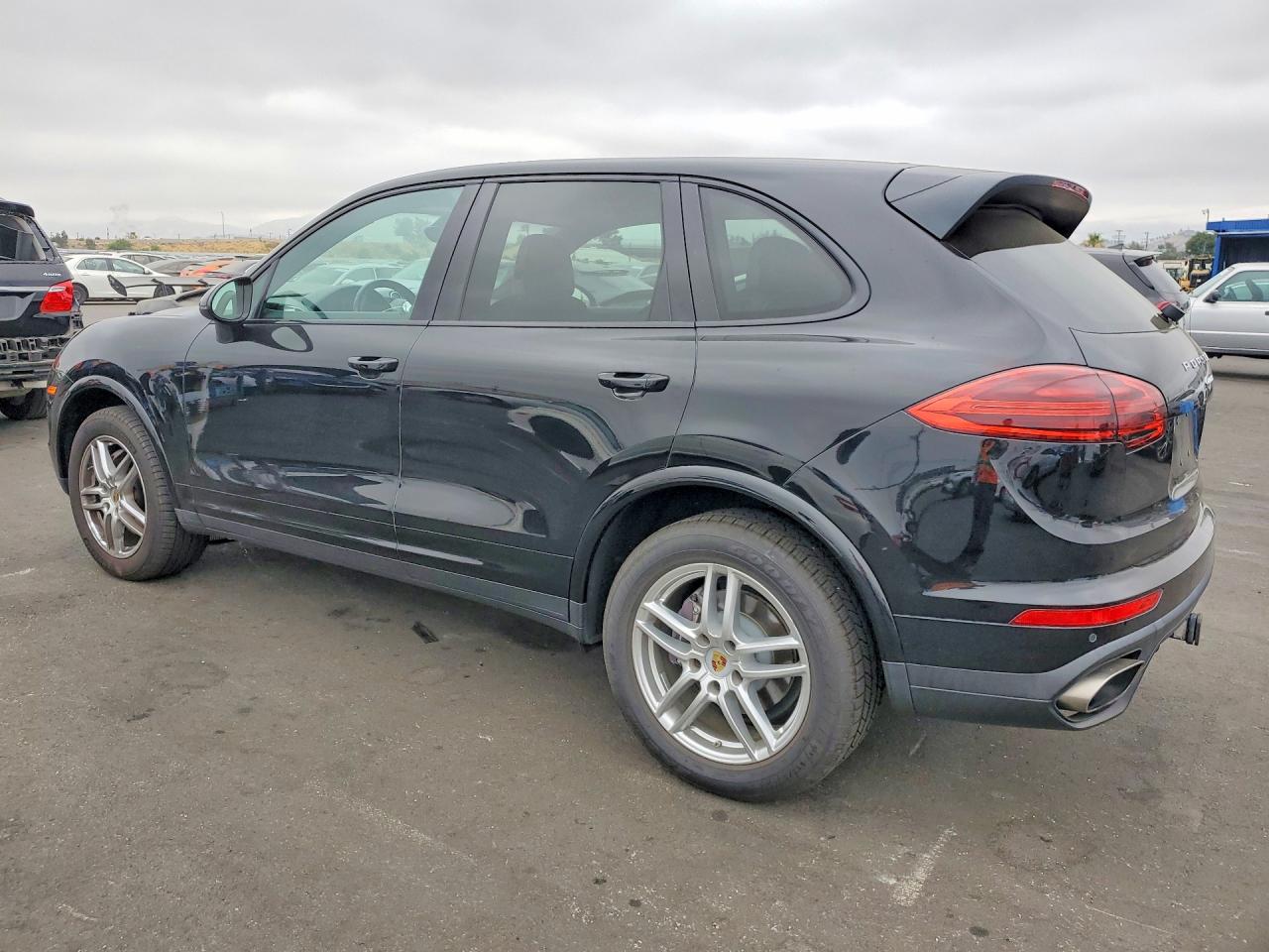 2018 PORSCHE CAYENNE Base / Platinum Edition
