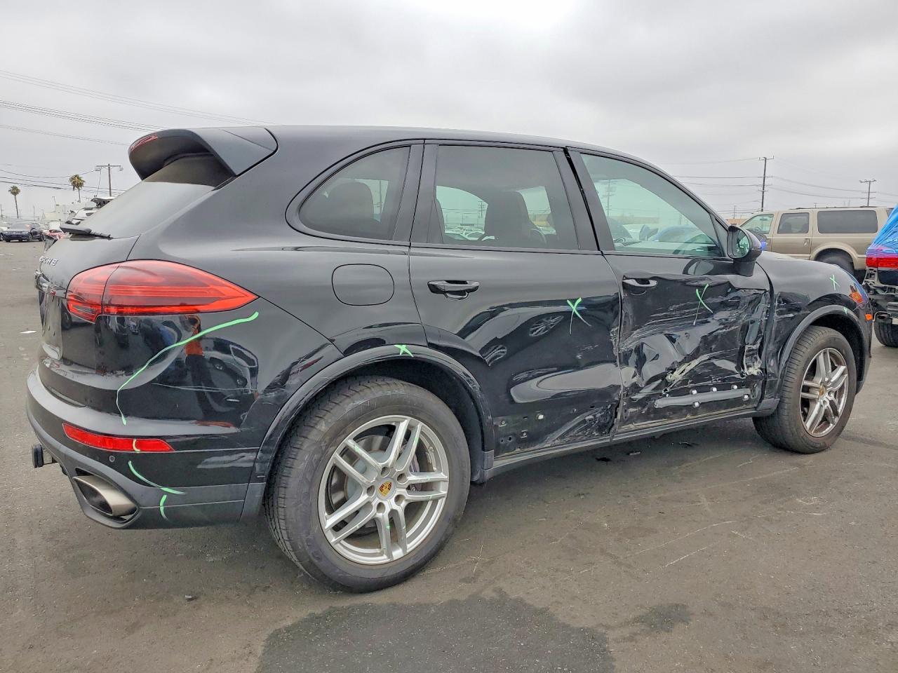2018 PORSCHE CAYENNE Base / Platinum Edition