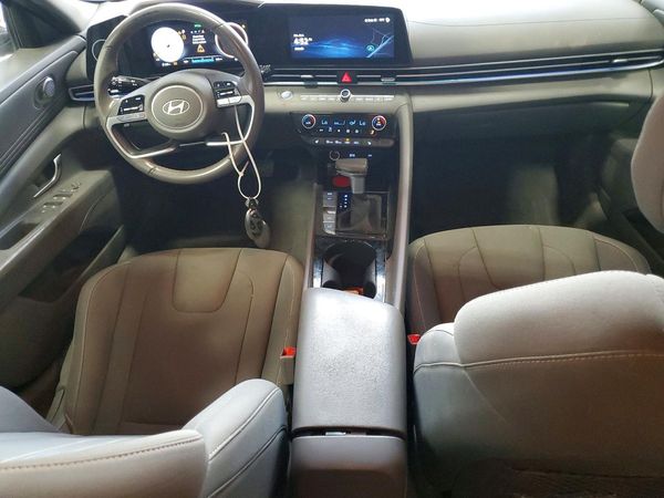 2024 HYUNDAI ELANTRA SEL w/ Convenience Pkg