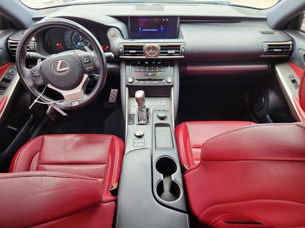 2017 LEXUS IS 300