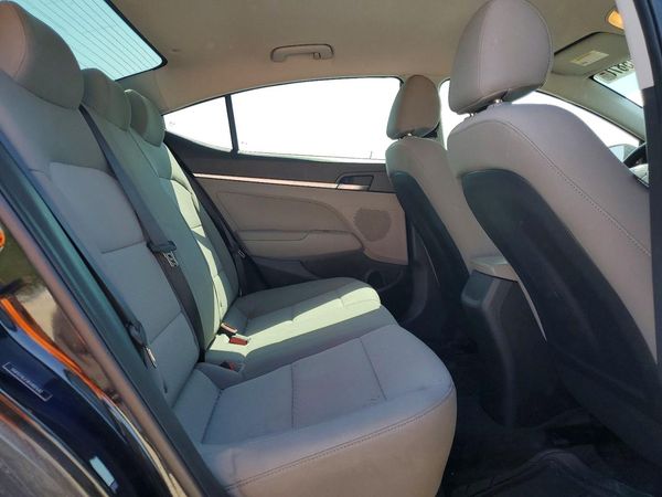 2019 HYUNDAI ELANTRA SE