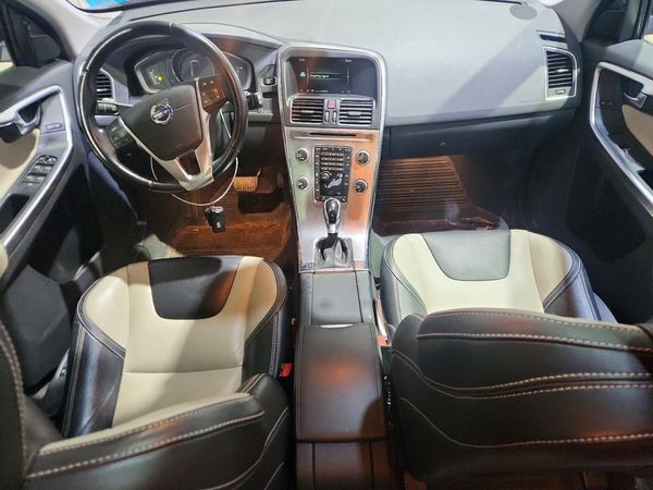 2017 VOLVO XC60 Dynamic