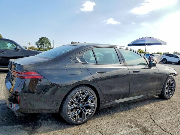2026 BMW I5