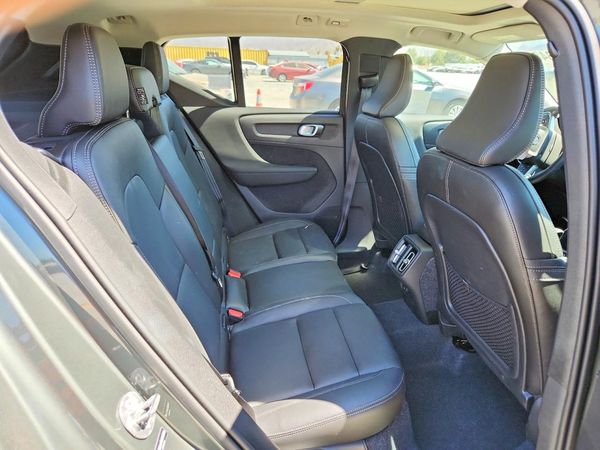 2026 VOLVO XC40 Core