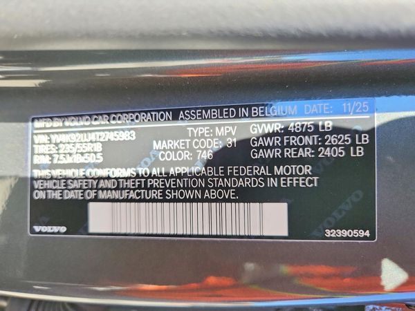 2026 VOLVO XC40 Core