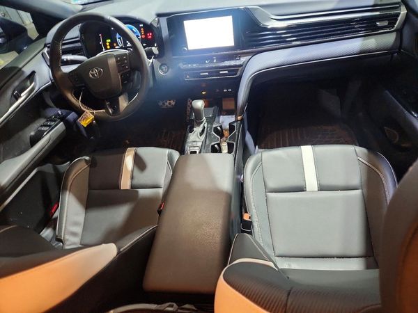 2025 TOYOTA CAMRY