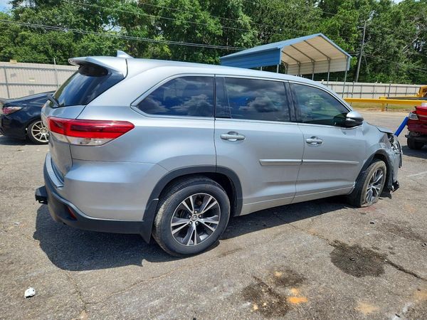 2018 TOYOTA HIGHLANDER