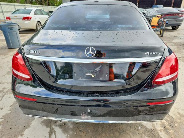 2018 MERCEDES-BENZ E E300-4M