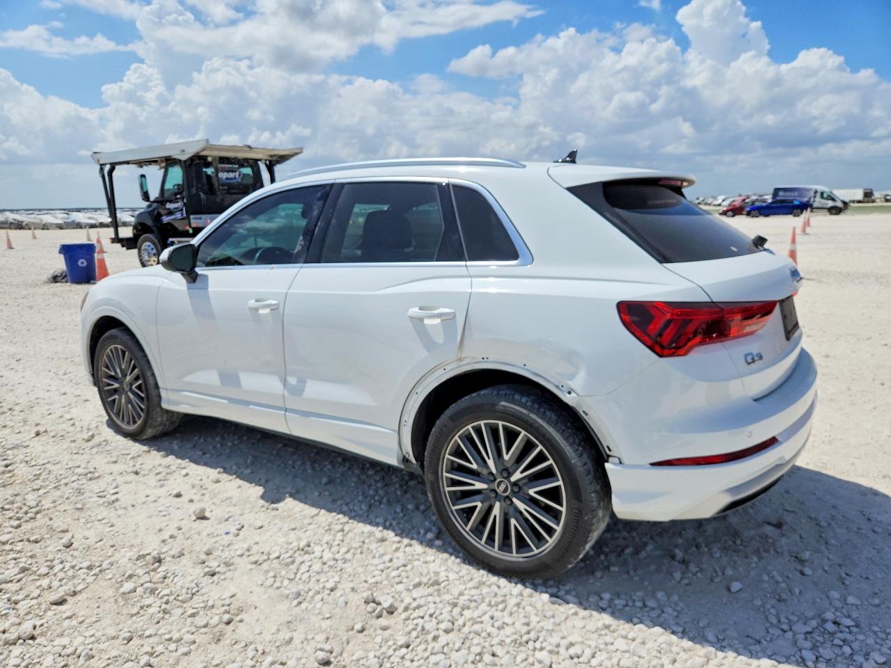 2022 AUDI Q3 quattro Premium