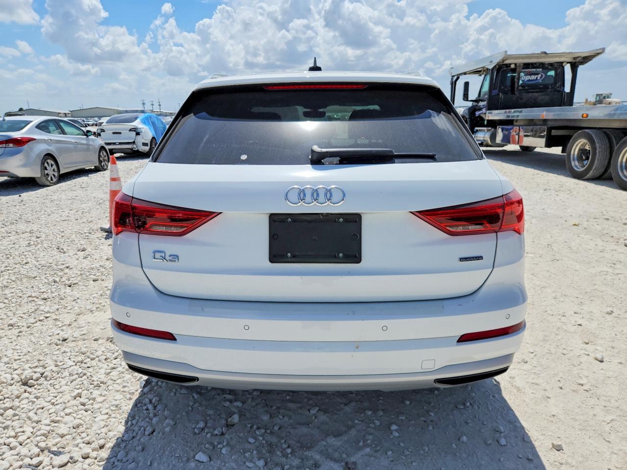2022 AUDI Q3 quattro Premium