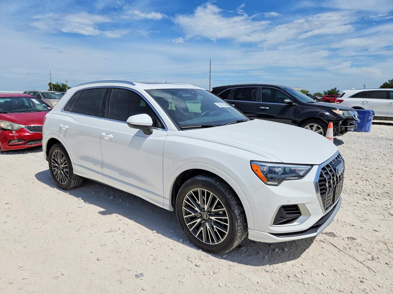 2022 AUDI Q3 quattro Premium
