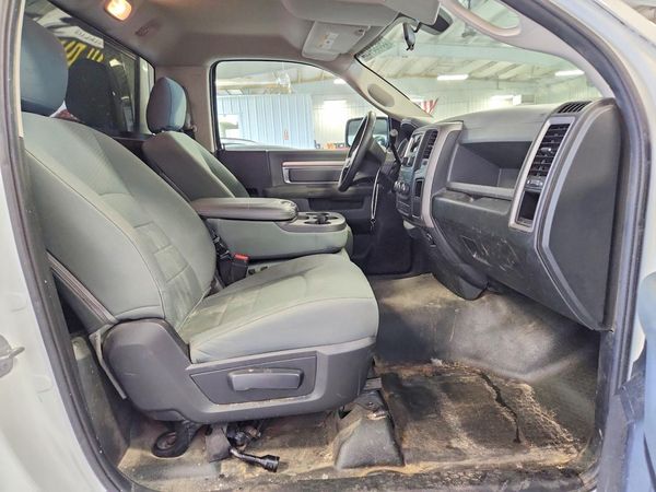 2016 RAM 1500 ST