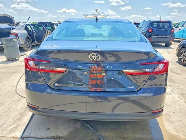 2025 TOYOTA CAMRY