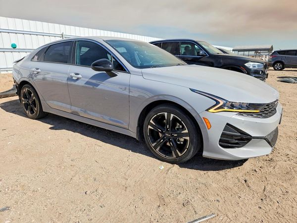 2022 KIA K5