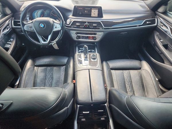 2018 BMW 750