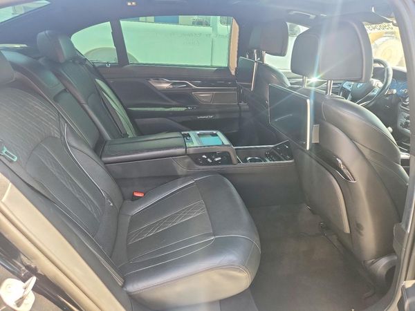 2018 BMW 750