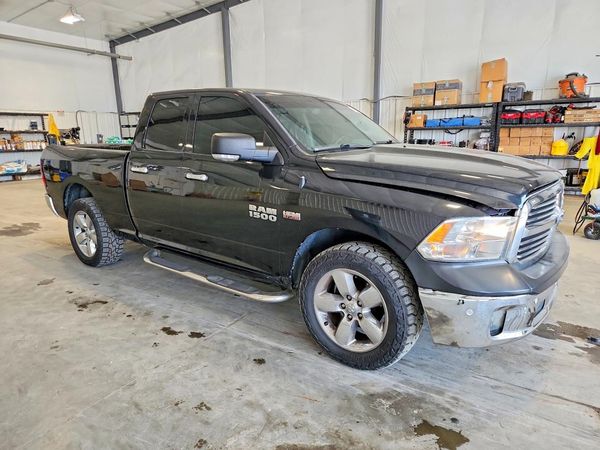 2017 RAM 1500 SLT QUAD CAB 4X4
