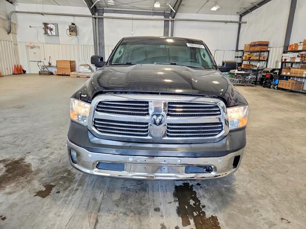 2017 RAM 1500 SLT QUAD CAB 4X4