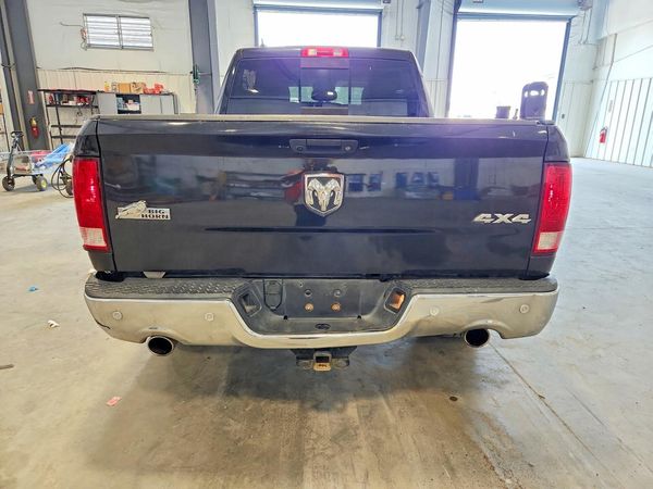 2017 RAM 1500 SLT QUAD CAB 4X4