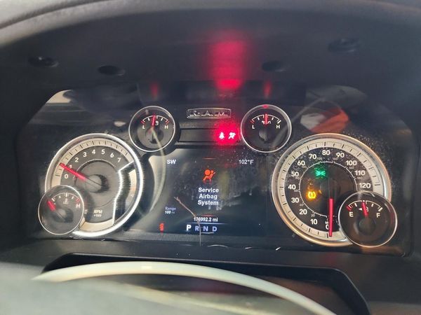 2017 RAM 1500 SLT QUAD CAB 4X4