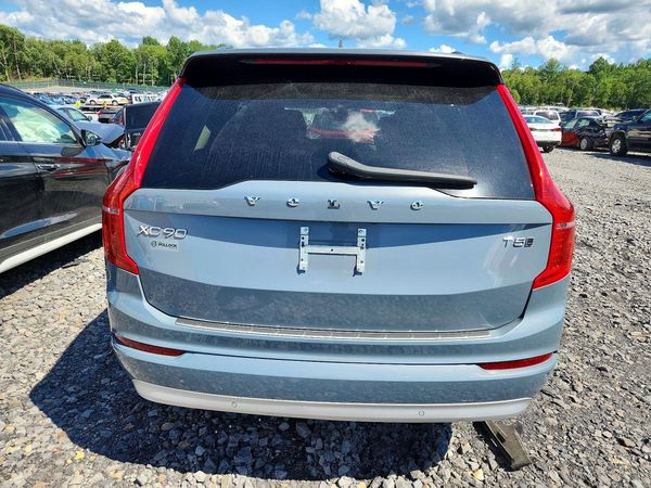 2022 VOLVO XC90