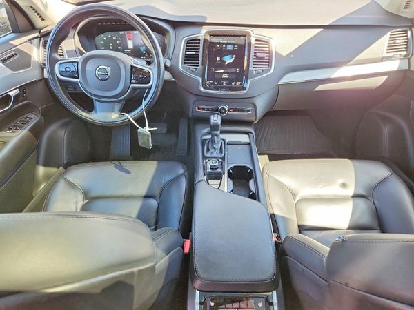 2022 VOLVO XC90