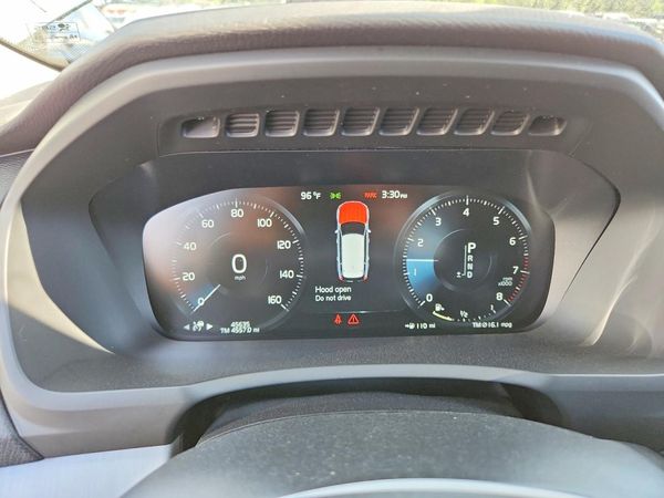 2022 VOLVO XC90