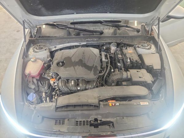 2025 HYUNDAI SONATA SEL — Engine bay