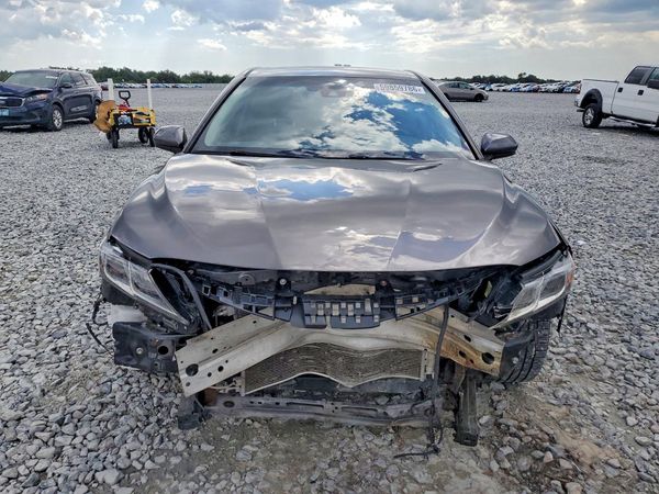 2018 TOYOTA CAMRY