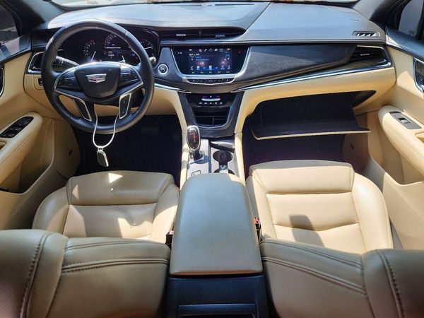 2017 CADILLAC XT5