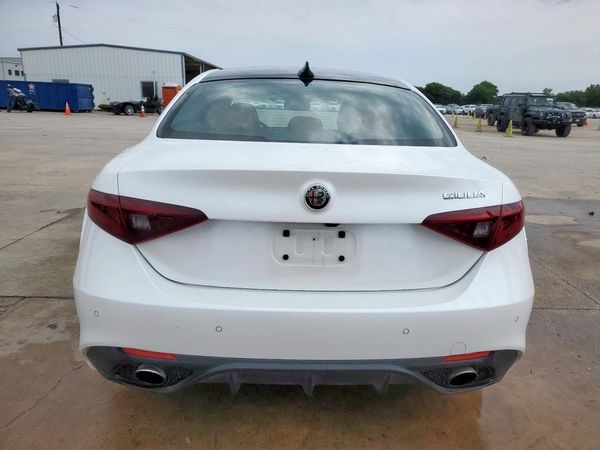 2018 ALFA ROMEO GIULIA TI RWD