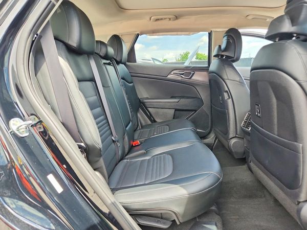2023 KIA SPORTAGE SX-PRESTIGE or SX-P