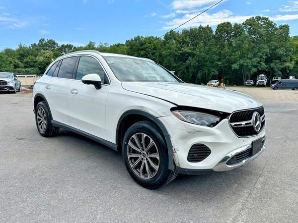 2024 MERCEDES-BENZ GLC GLC300