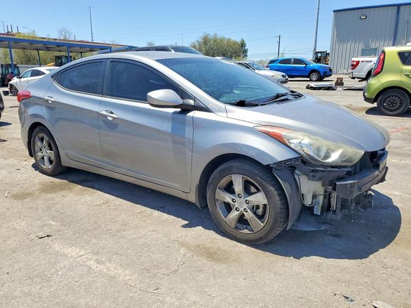 2013 HYUNDAI ELANTRA