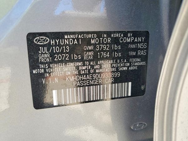 2013 HYUNDAI ELANTRA