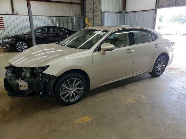 2017 LEXUS ES 300h