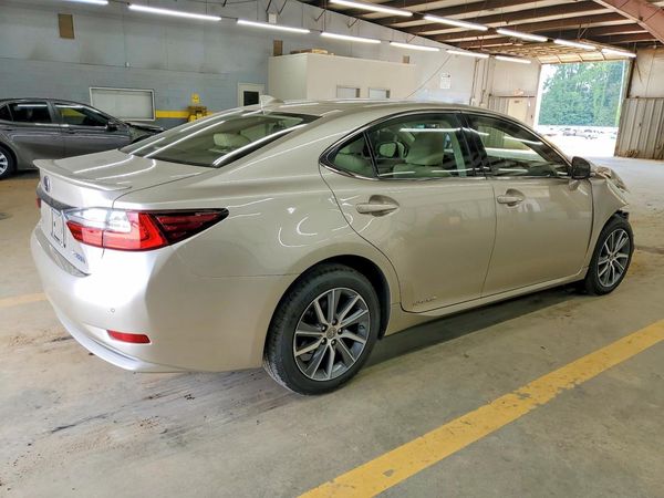 2017 LEXUS ES 300h