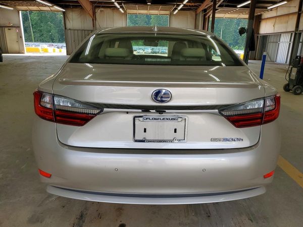 2017 LEXUS ES 300h