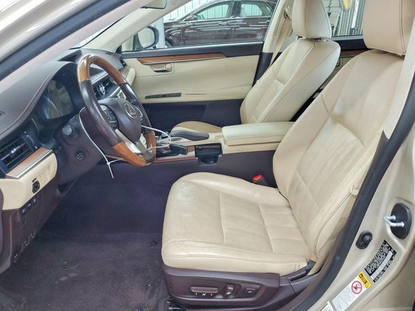 2017 LEXUS ES 300h