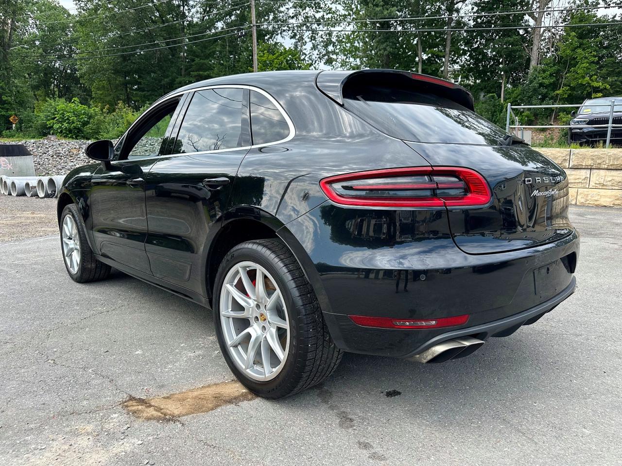 2016 PORSCHE MACAN