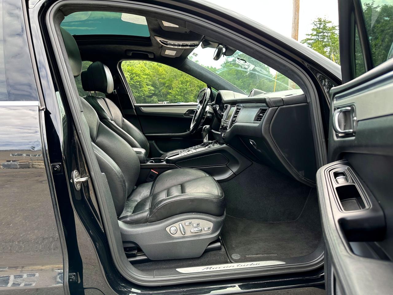 2016 PORSCHE MACAN