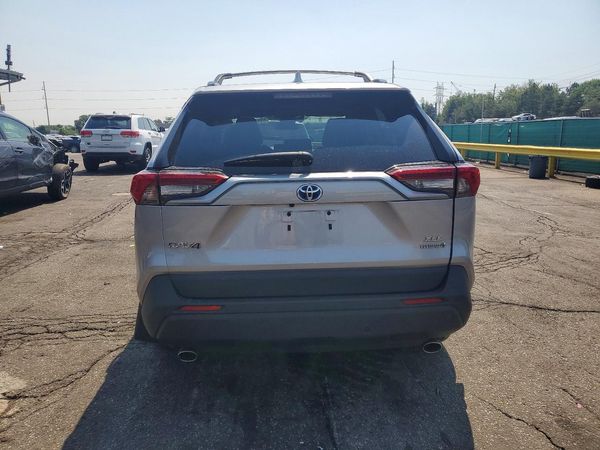 2023 TOYOTA RAV4 XLE Premium
