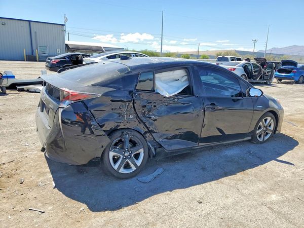 2016 TOYOTA PRIUS