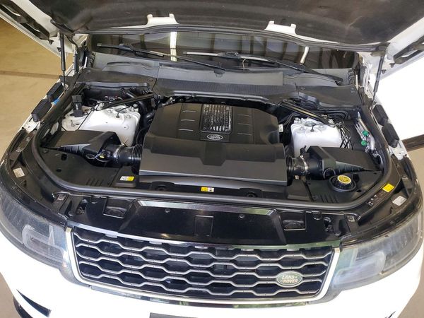 2019 LAND ROVER RANGE ROVER SPORT HSE — Engine bay