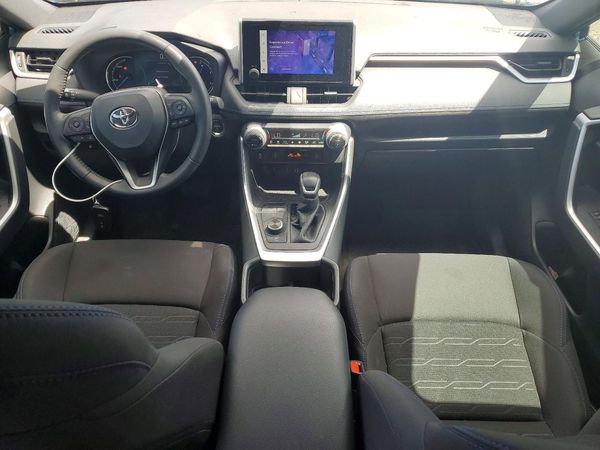 2023 TOYOTA RAV4 SE