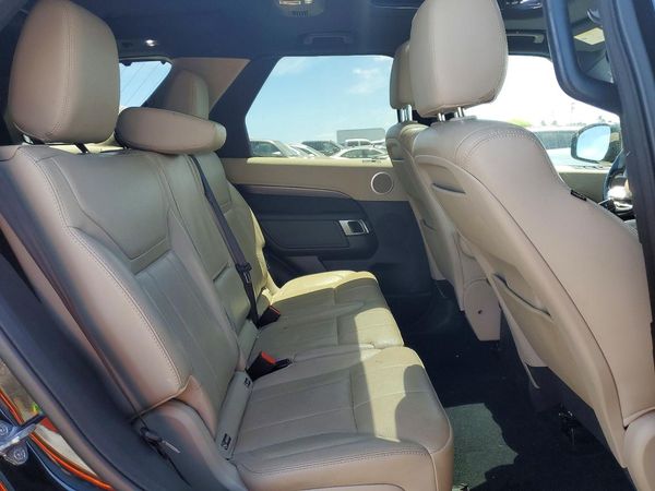 2019 LAND ROVER DISCOVERY SE