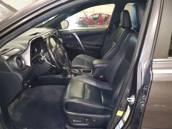 2018 TOYOTA RAV4 SE