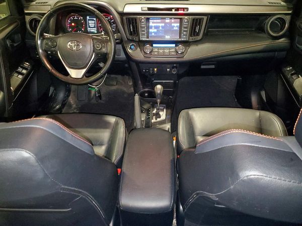 2018 TOYOTA RAV4 SE