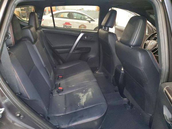 2018 TOYOTA RAV4 SE
