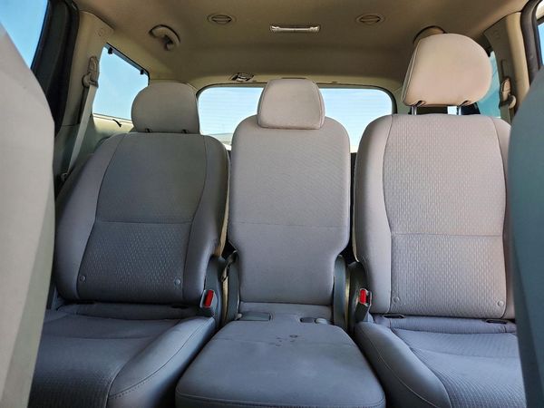 2016 KIA SEDONA LX - Middle-low